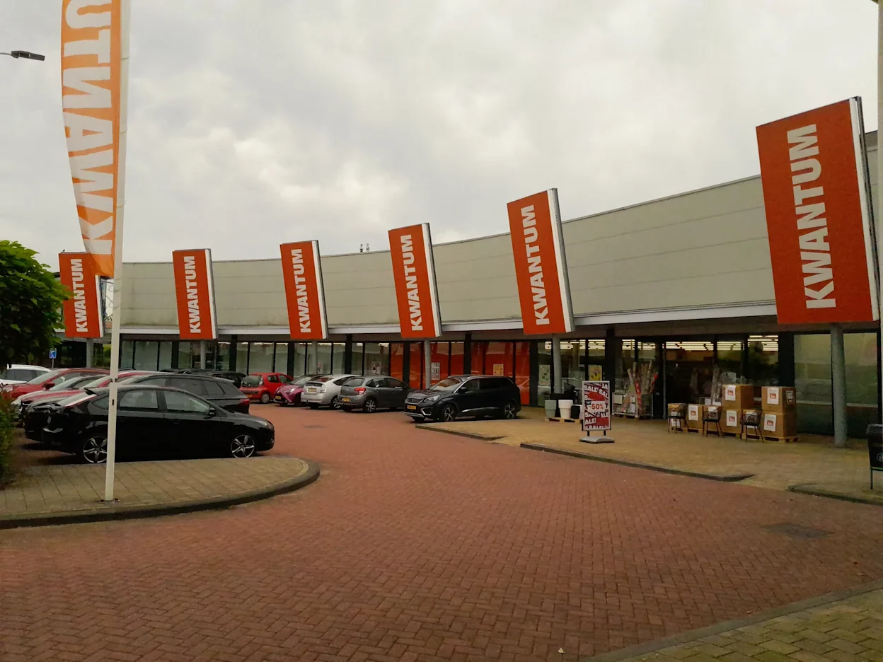 Voorgevel van Kwantum in Gorinchem