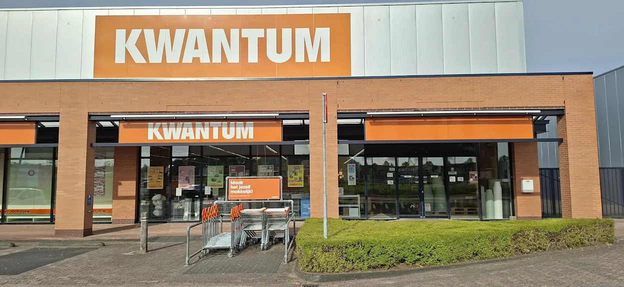 Voorgevel van Kwantum in Oss