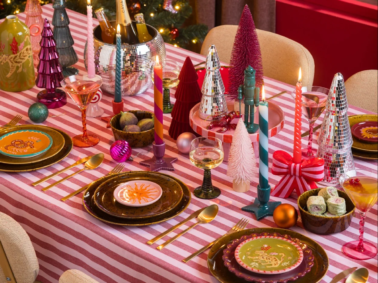 Bekijk inspiratie voor een feestelijk gedekte tafel