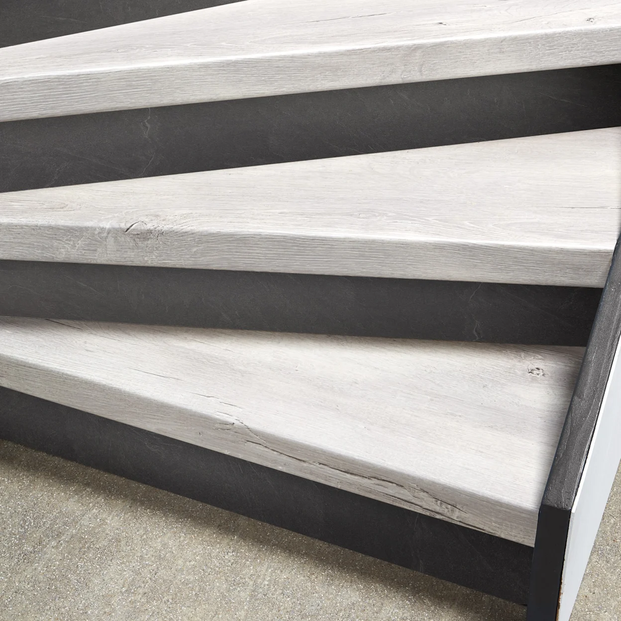 Traptrede Canron licht Eiken met stootbord Concrete Antraciet