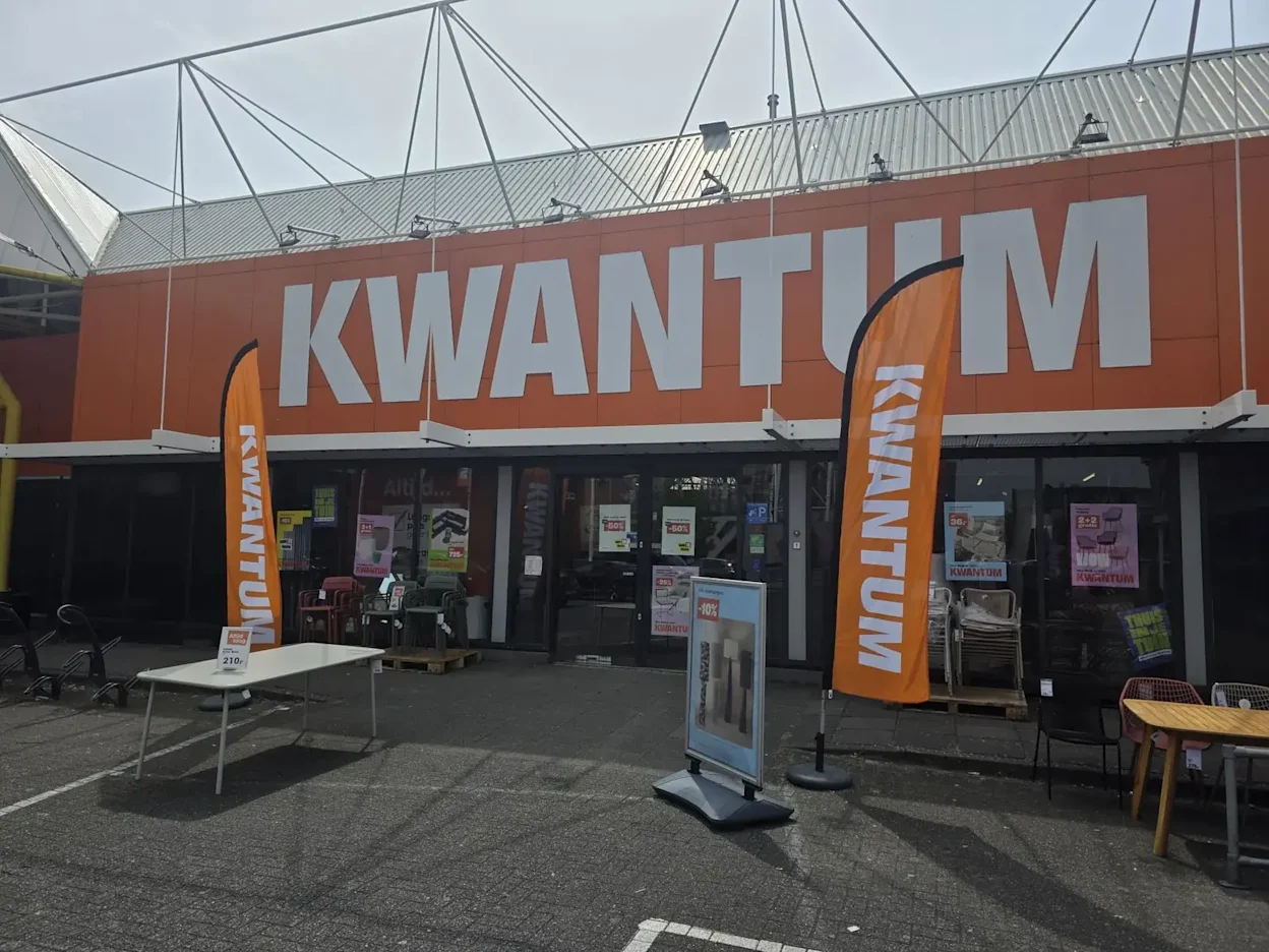 Voorgevel van Kwantum in Almere