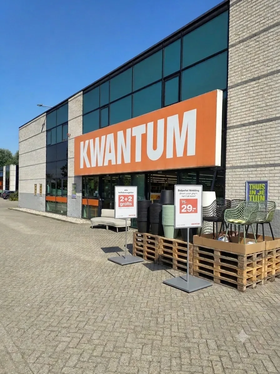Voorgevel van Kwantum in Almere Markerkant