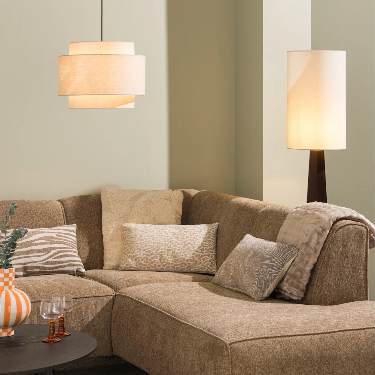 Scandinavische verlichting met lichte lampenkappen