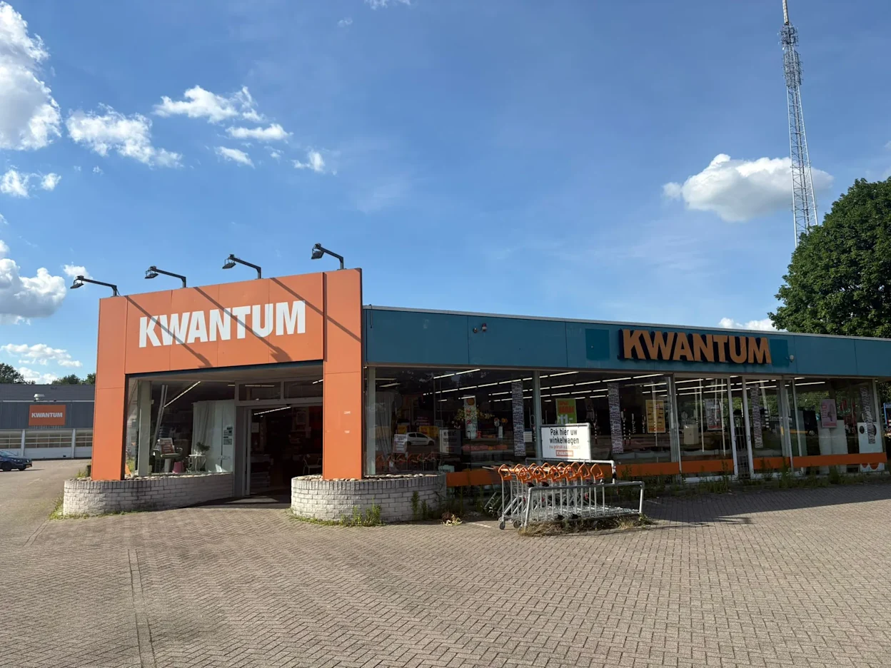 Voorgevel van Kwantum in Hengelo