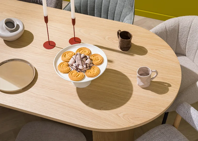 Houten eetkamertafel