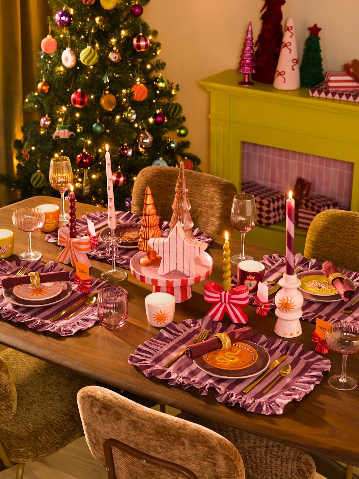 Kleurrijke kerstsetting eettafel