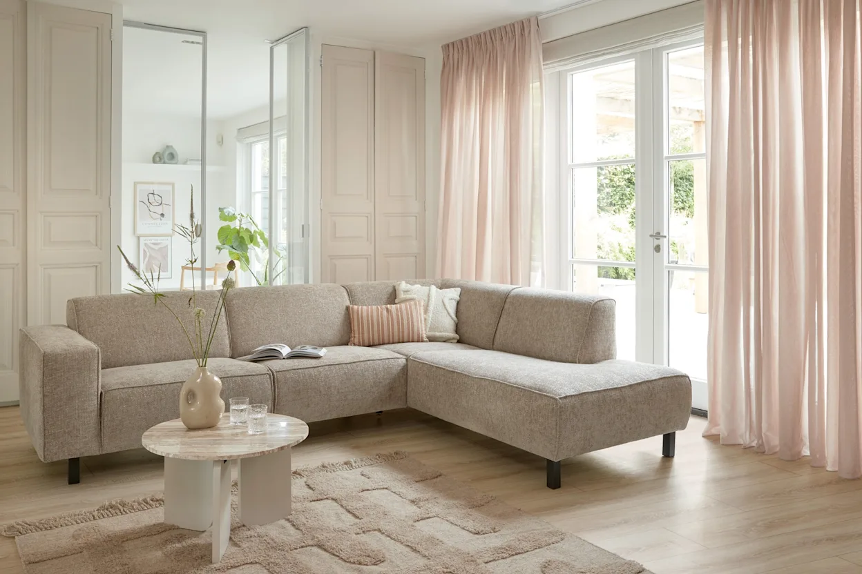 Beige en natuurlijke houttinten zijn tijdloos, warm en zorgen voor een sfeervolle uitstraling die jarenlang mooi blijft.