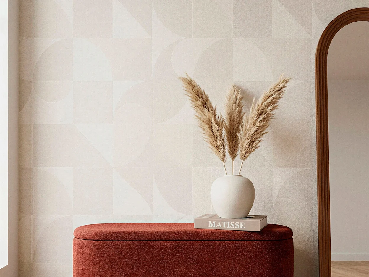 Grafisch behang met geometrisch dessin in lichte tint