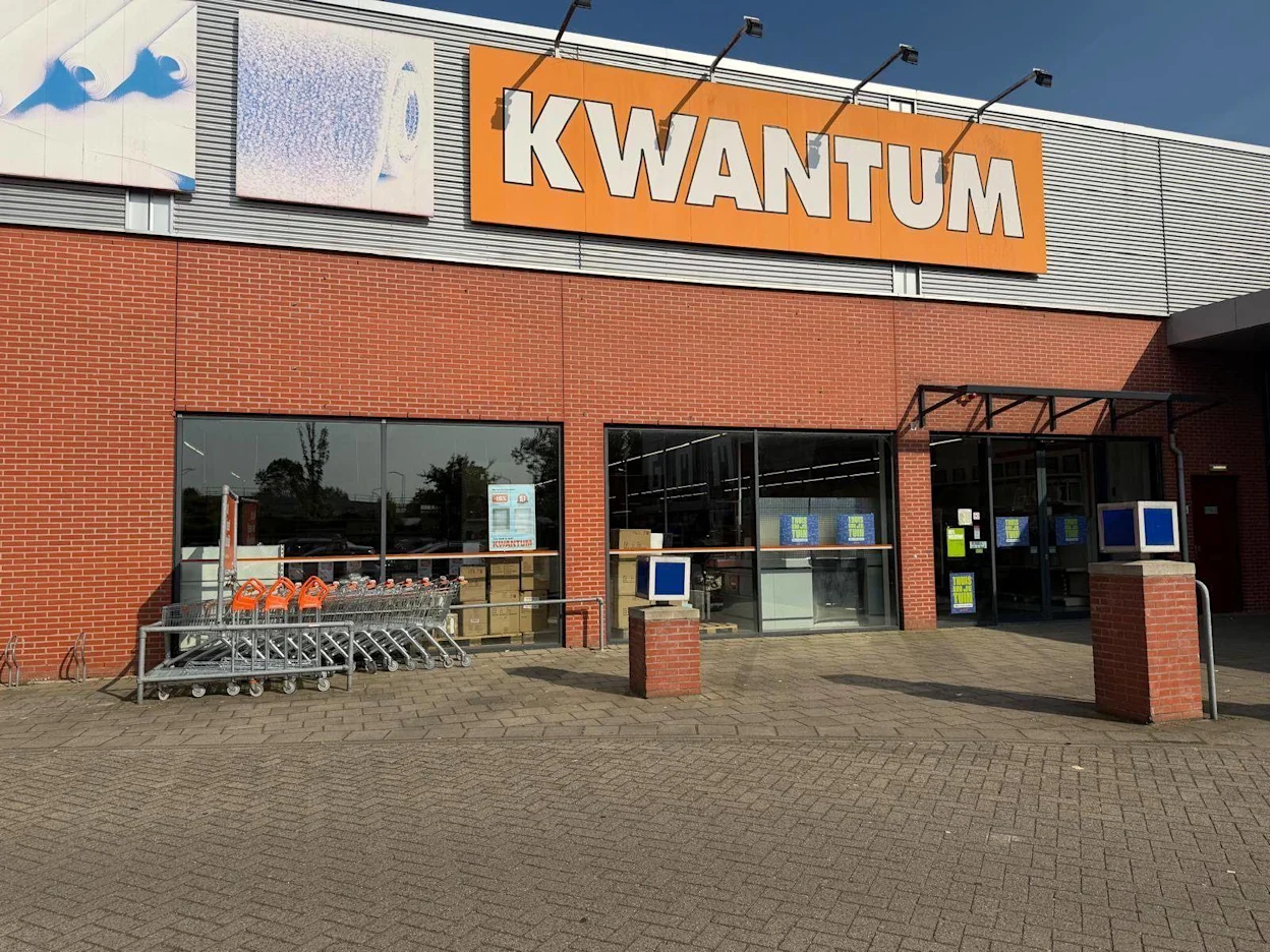 Voorgevel van Kwantum in Tiel