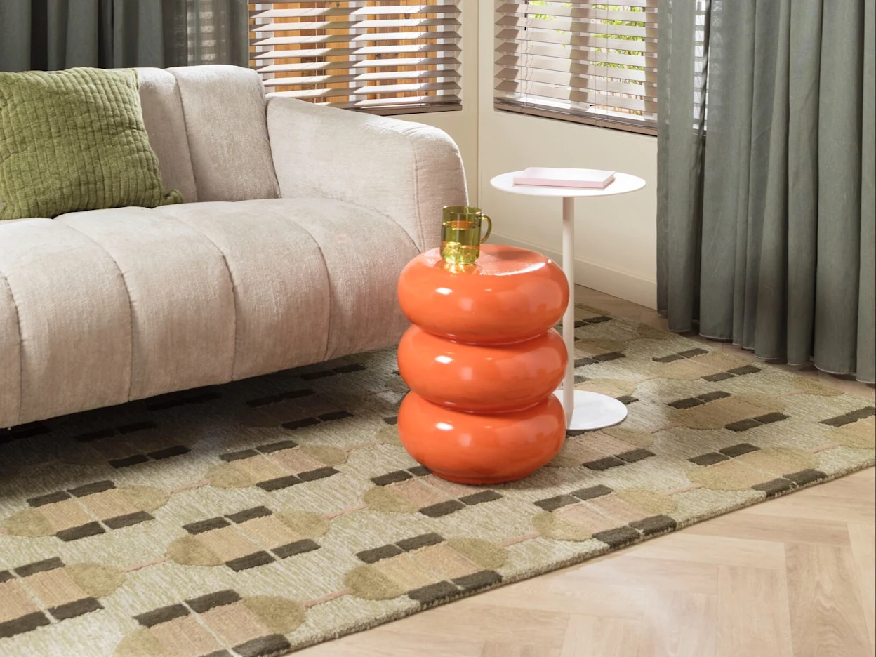 Retro vloerkleed in groen- en bruintinten met pilvormen