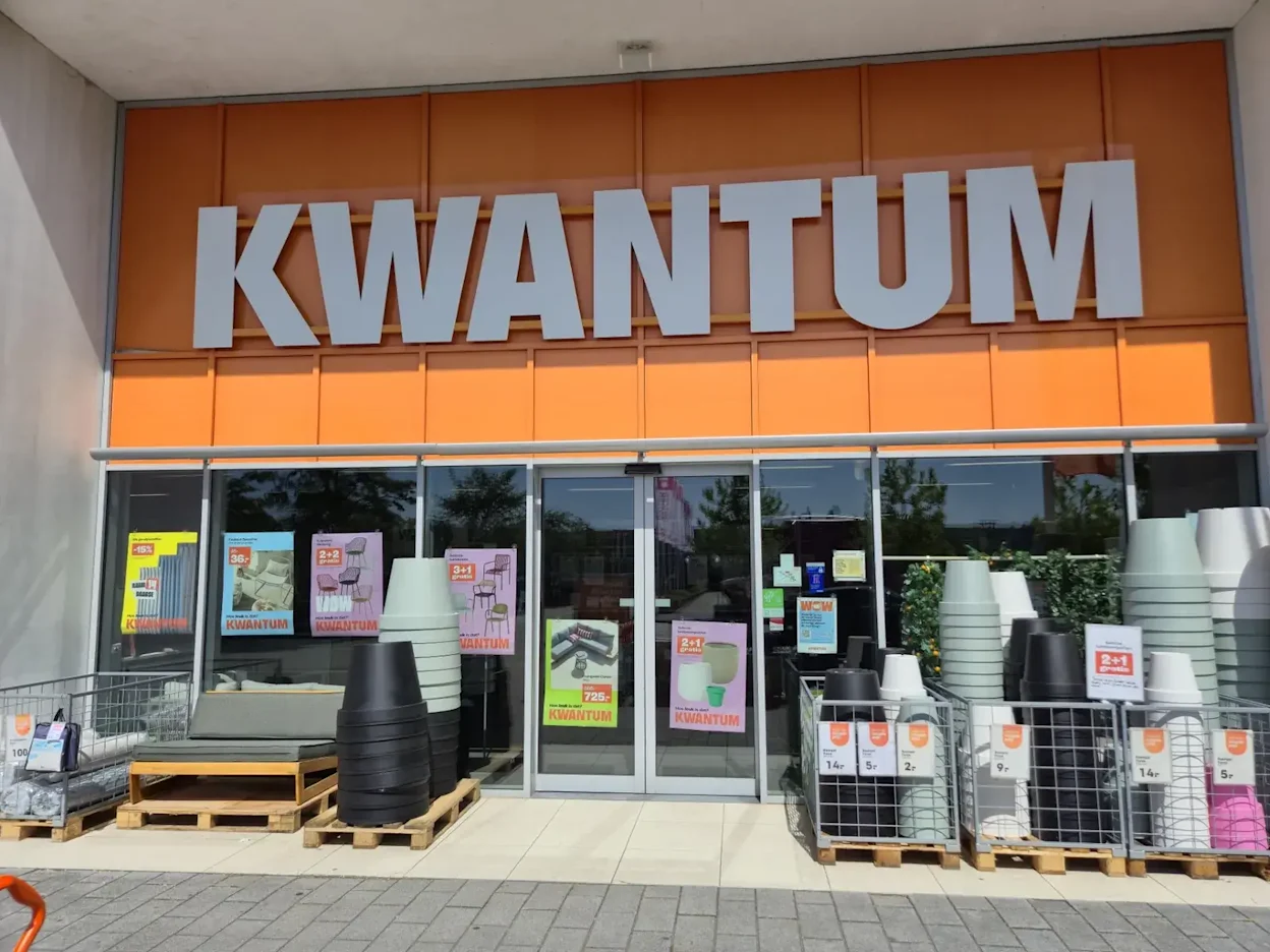 Voorgevel van Kwantum in Gouda