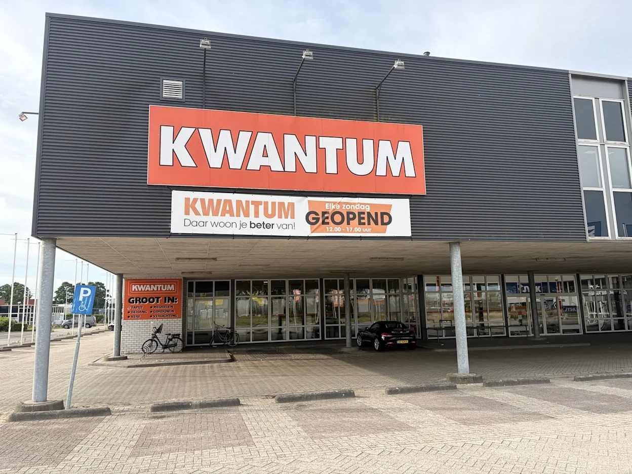 Voorgevel van Kwantum in Heerenveen