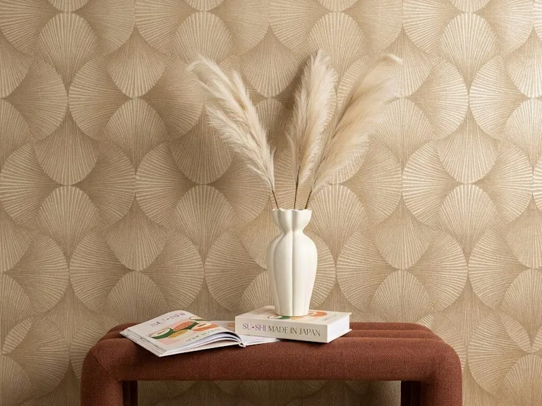 Luxe behang met gouden print