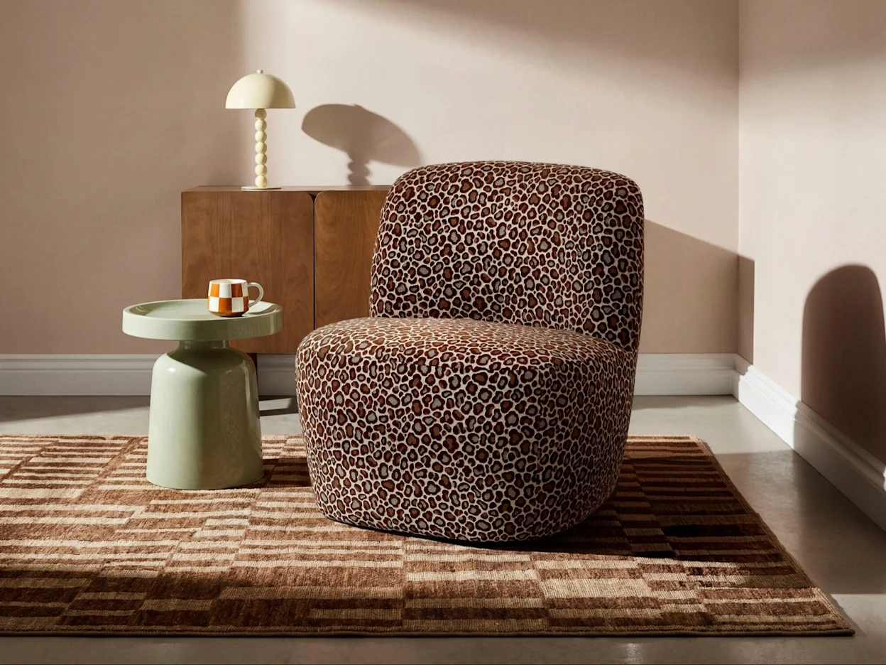 Bruin vloerkleed met streeppatroon