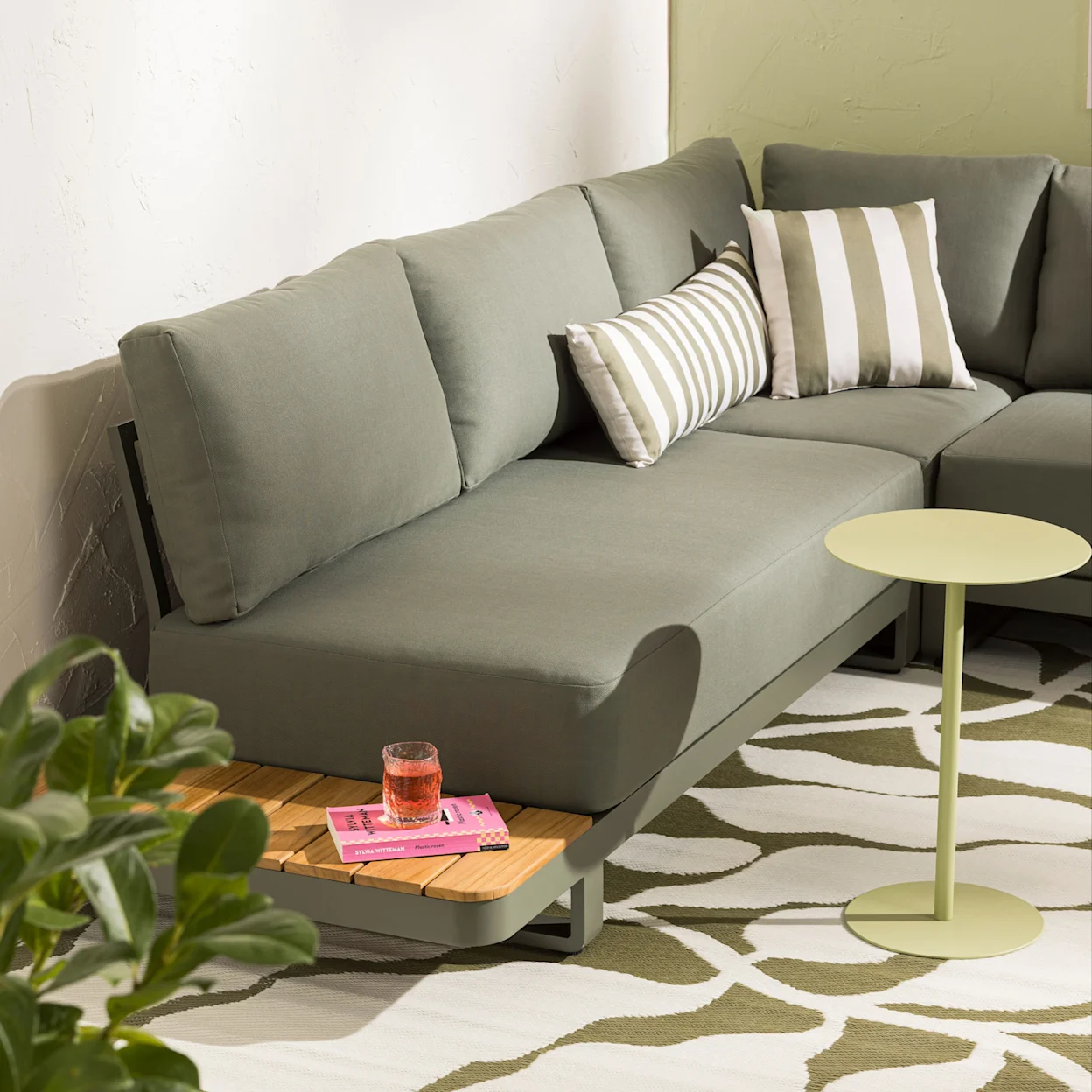 Een moderne groene loungeset
