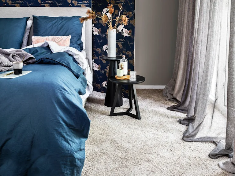 Luxe tapijt in de slaapkamer is zacht en lekker warm aan de voeten