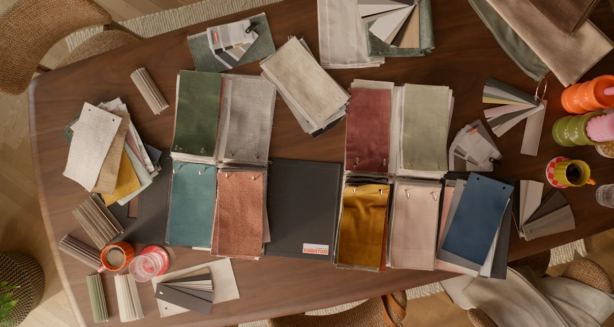 Diverse kleurstalen voor raambekleding