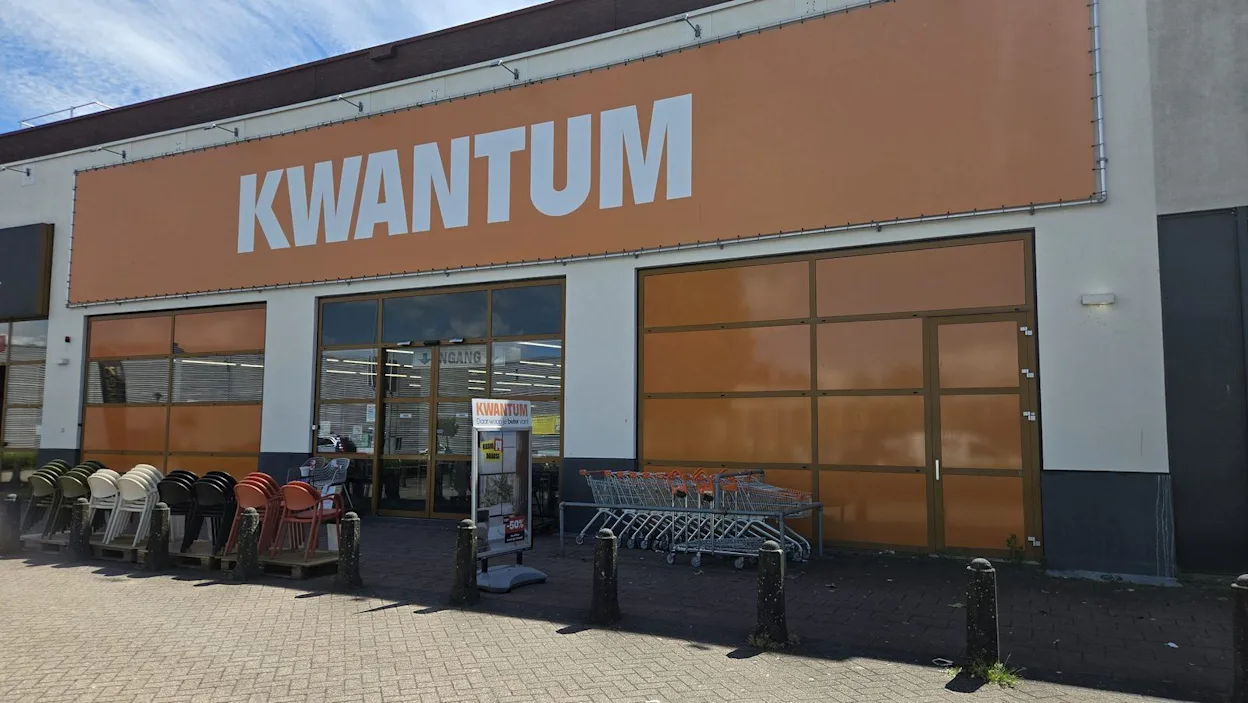 Voorgevel van Kwantum in Lelystad