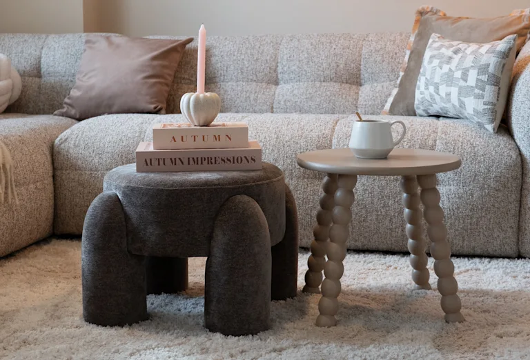 Poefen, hockers en bijzettafeltjes