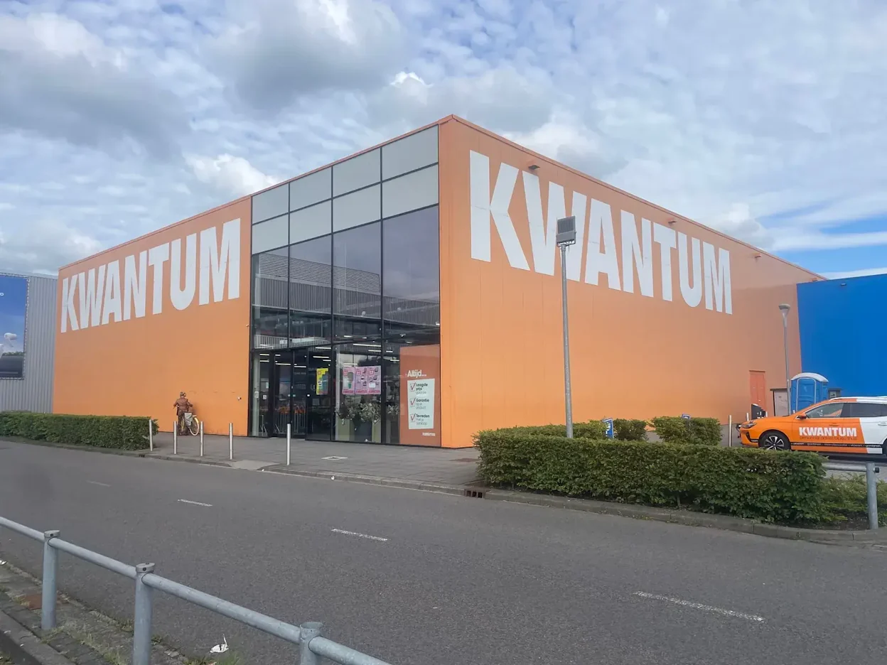 Voorgevel van Kwantum in Groningen Sontplein