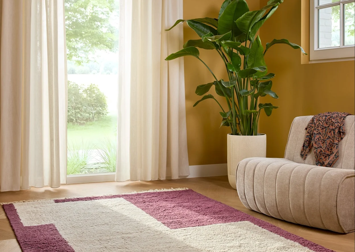 Woontrend - Retro revival - Sfeer2 - Gordijnen - Fauteuil - Tapijt