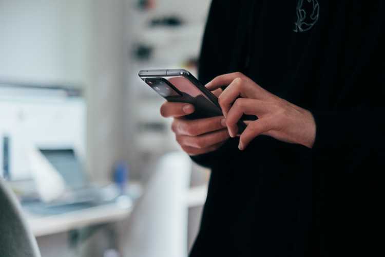 What to do if your smartphone is stolen | SimpliSafe