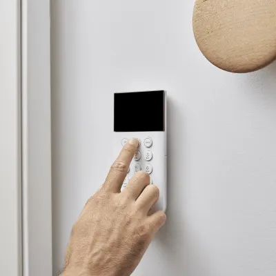 Now you have a home security system, make sure you’re using it to its full potential. Here are six ways you can use your SimpliSafe whether you’re home or away.
