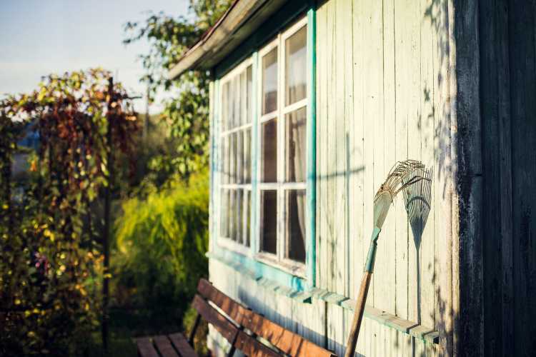 The best ways to keep your shed secure | SimpliSafe 