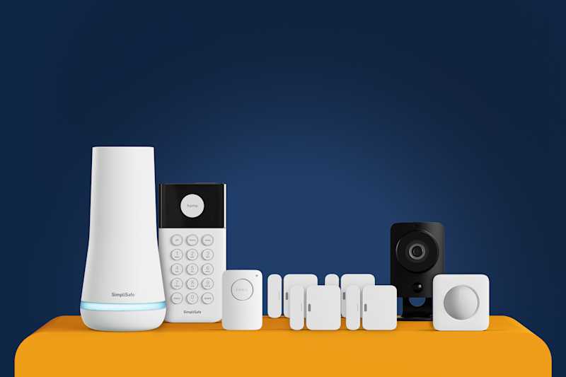 Refurbished 9-Piece Essentials Home Security System | SimpliSafe
