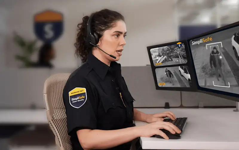 Professional monitoring, from the outside in (Hero Banner, Mobile)