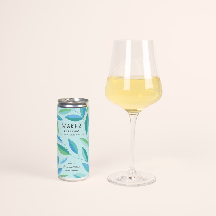Can and glass of 2022 Maker Albariño