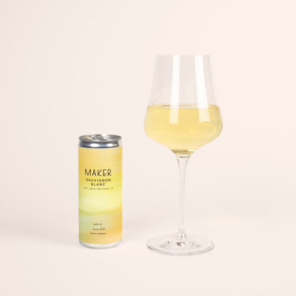 Maker Wine Sauvignon Blan can with glass