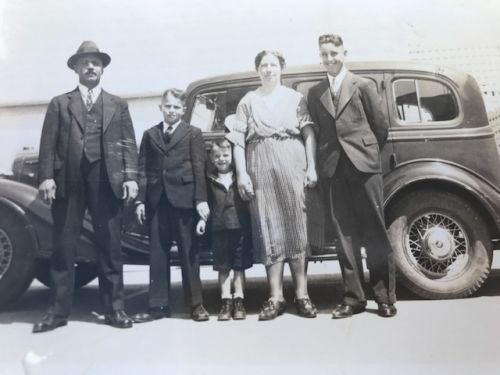Janell Dusi's great grandparents, Slyvester & Caterina, and their three boys, Guido, Dante and Benito, who planted the fist vineyards in 1925 and 1945.