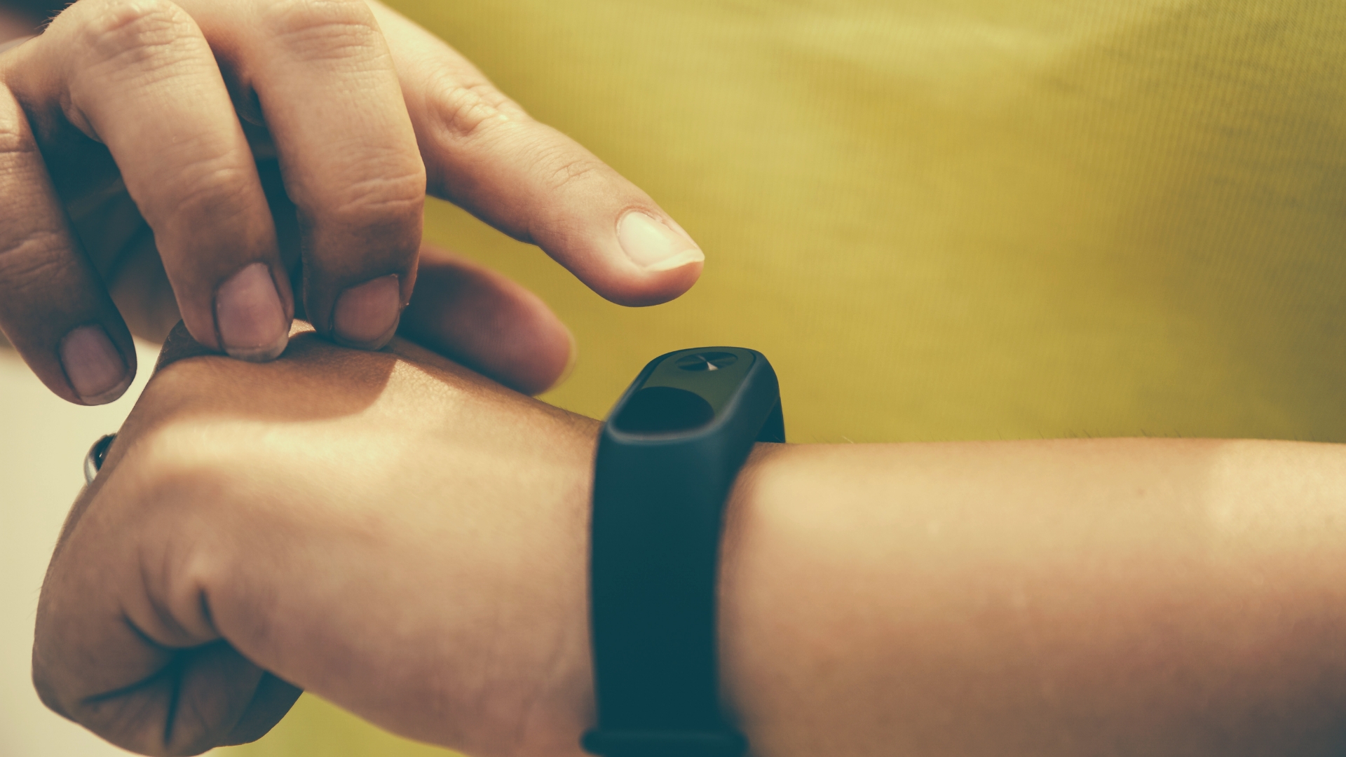 Aktivitäten-Messgerät am Handgelenk