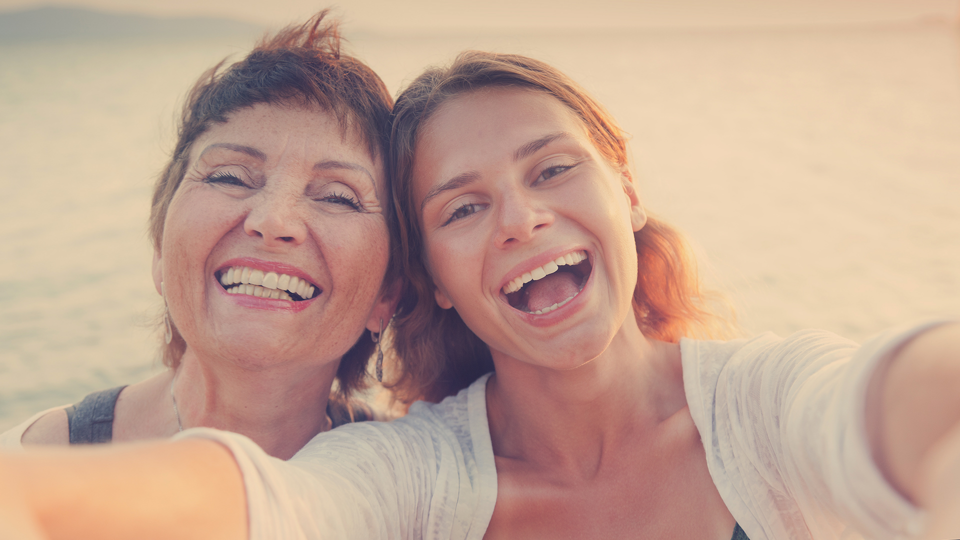 Muttertag - Mütter sind oft auch beste Freundinnen. Ein Hoch auf sie!