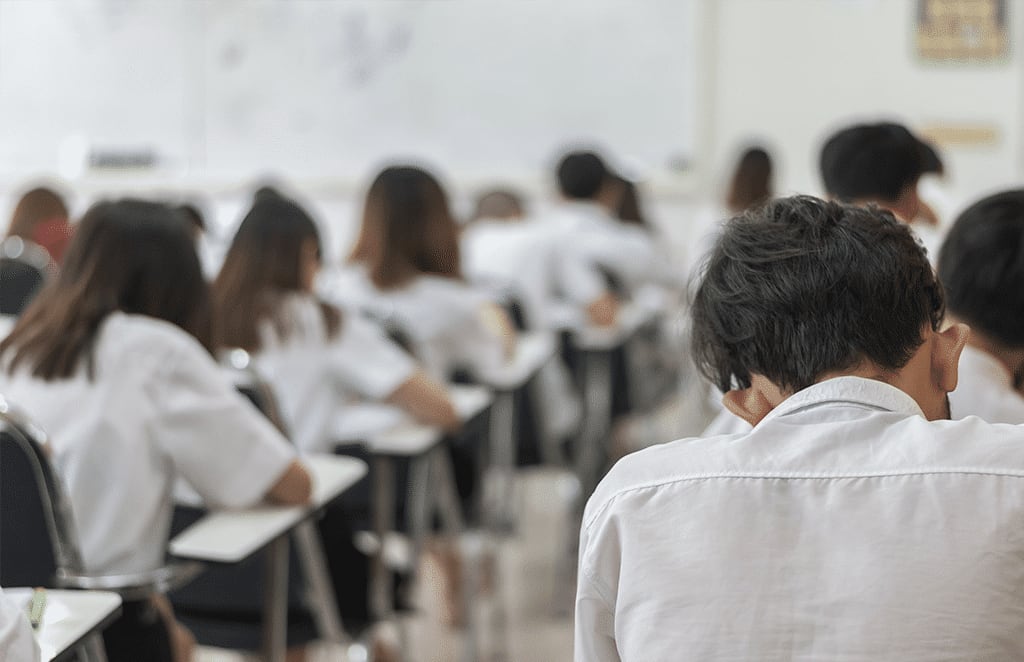 highschool kids doing an exam