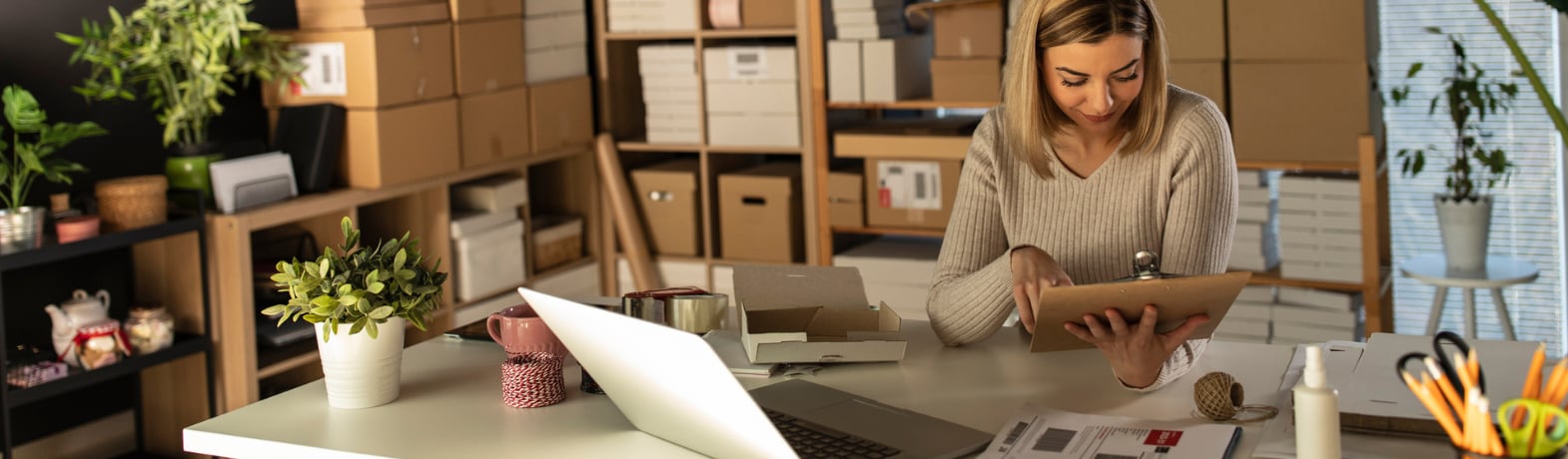 Banner image for content hub page: Parcel Collection vs Drop Off: Which Delivery Option is Right for You?