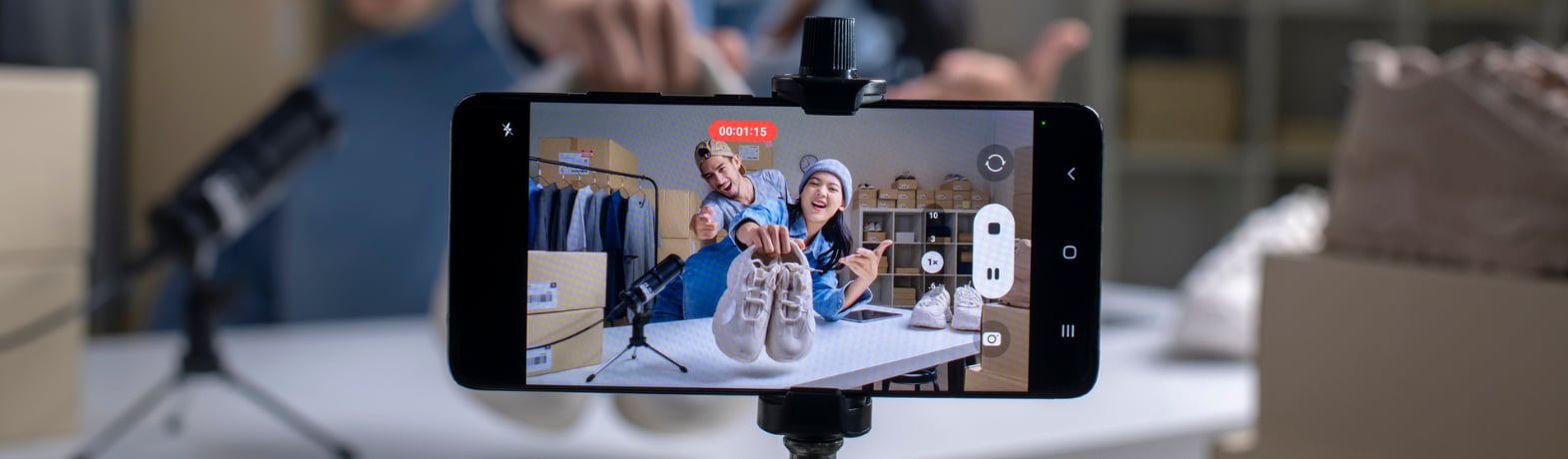 Banner image for content hub page: What is eBay Live?