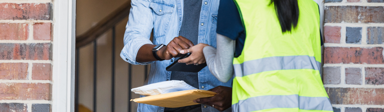 Banner image for content hub page: What Are the Benefits of Recorded Delivery?