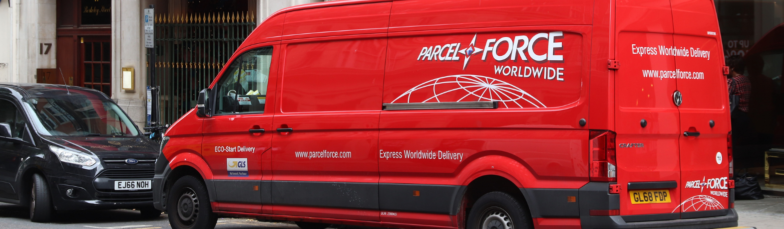 Banner image for content hub page: Parcelforce Courier FAQs