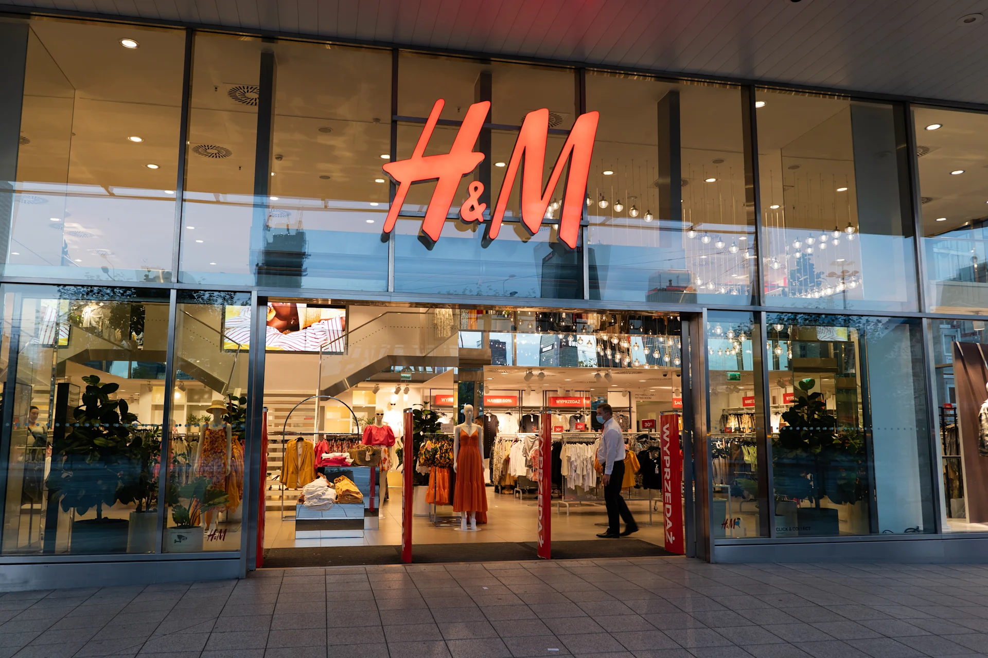 H&M store and online returns