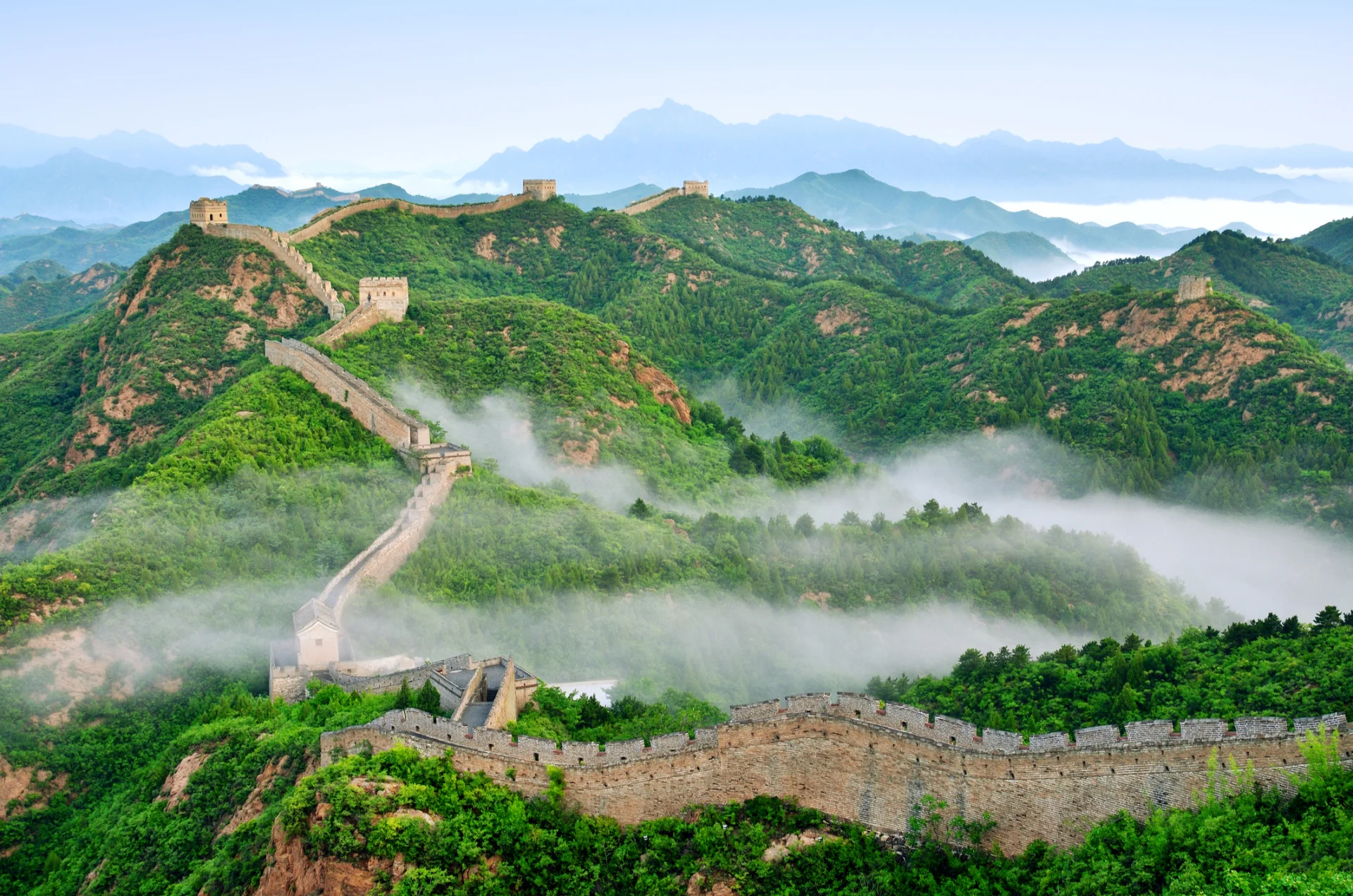 Scenic image of the Great Wall of China
