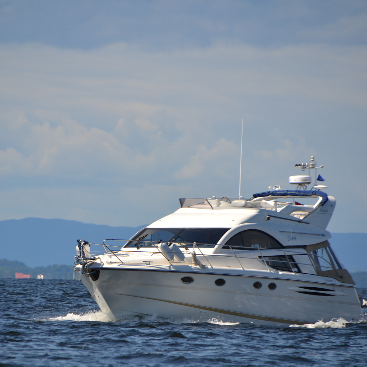 motoryacht