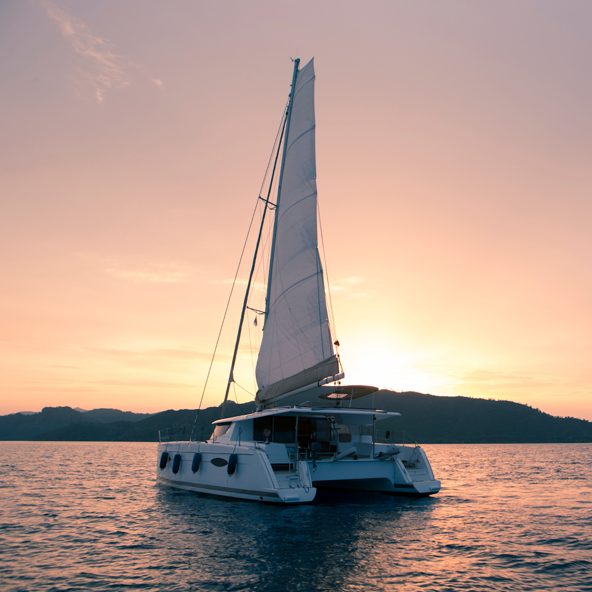 trimaran vs catamaran