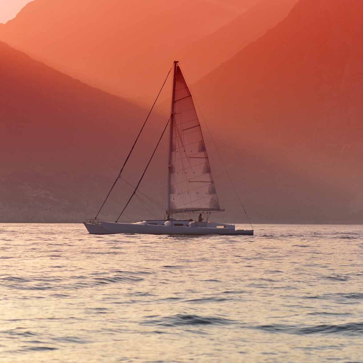 Trimaran vs catamaran