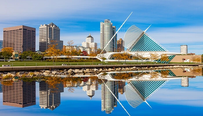 2009年、ウィスコンシン州は500万ドル以上の公共プロジェクト全てにBIMを義務付けた最初の州となった