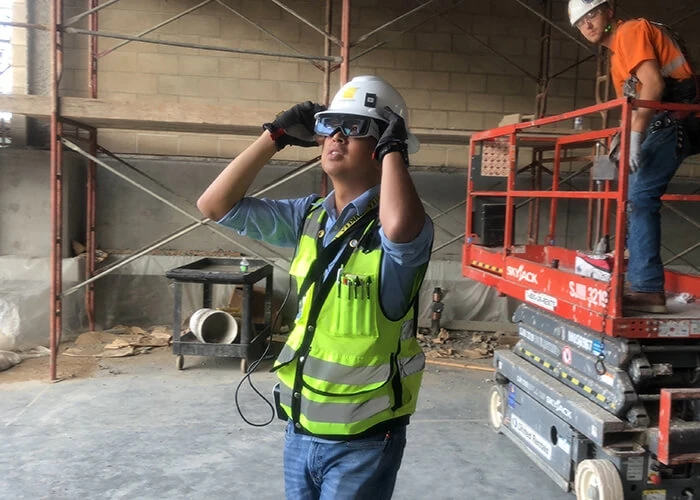 smart glasses for construction daqri