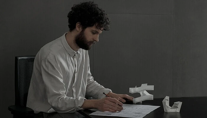 Ragnar Eythorsson von Guise.