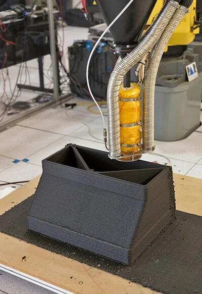 3D printing with regolith