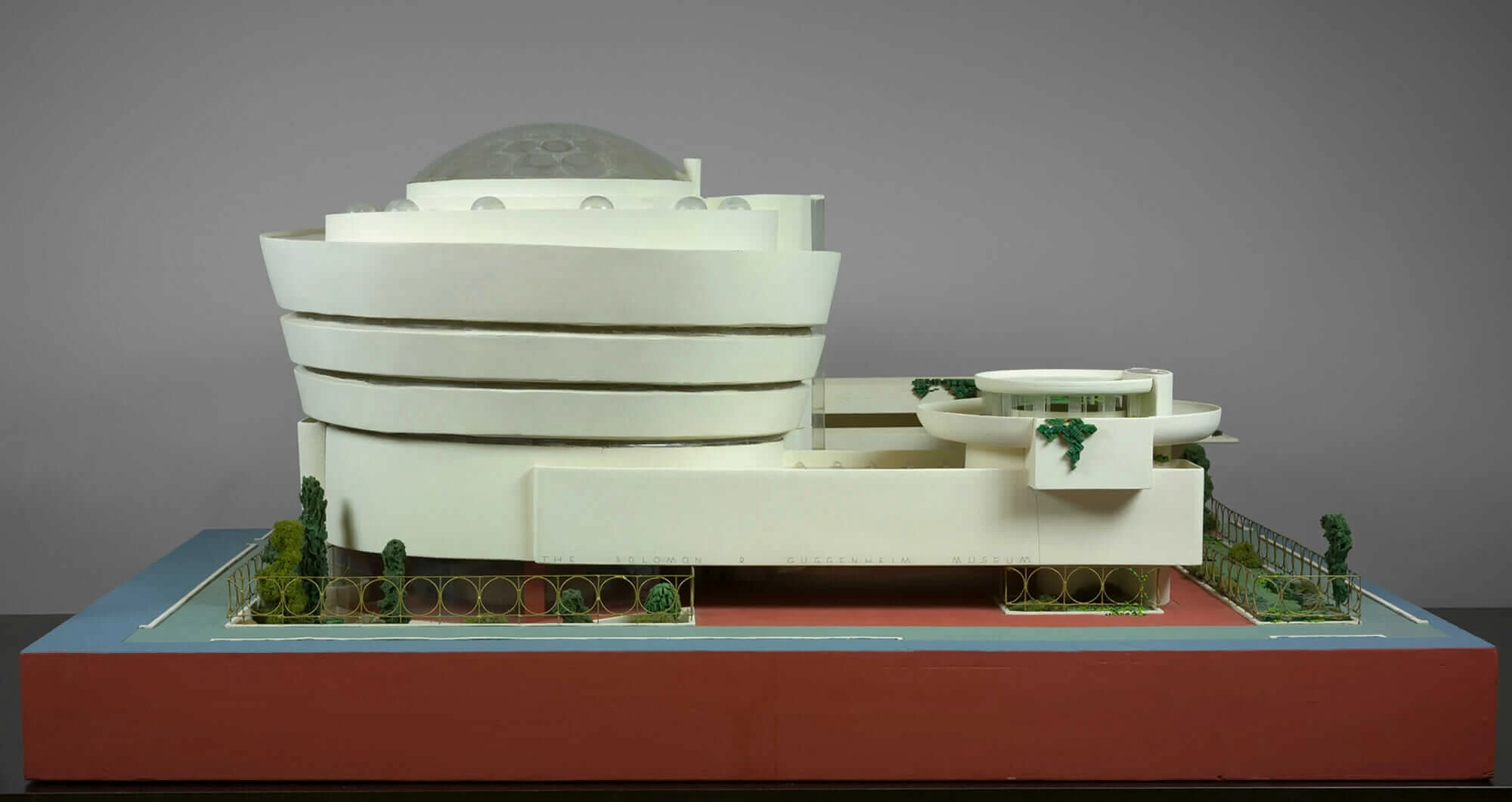 フランク・ロイド・ライト デザイン グッゲンハイム 模型